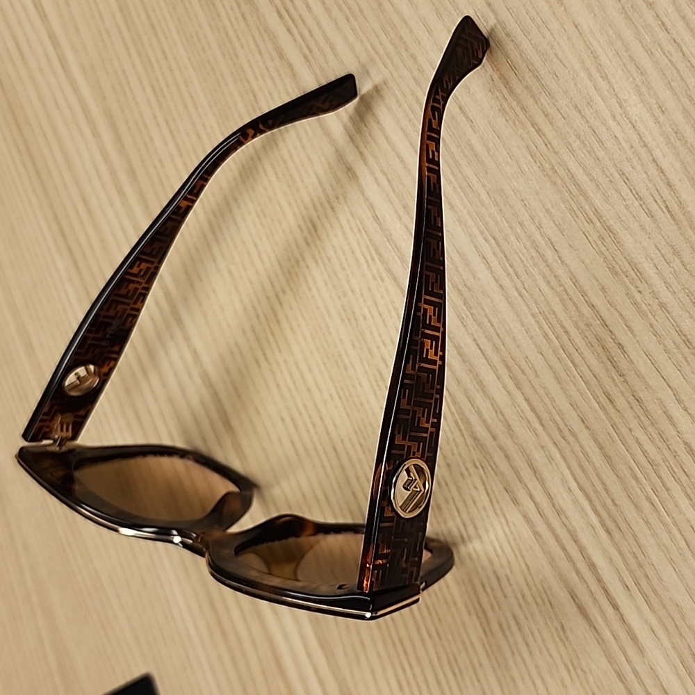 Fendi 51mm Tortoise Shell Sunglasses, Case, Authenticity Card, Cleaning Cloth - Picture 4 of 5